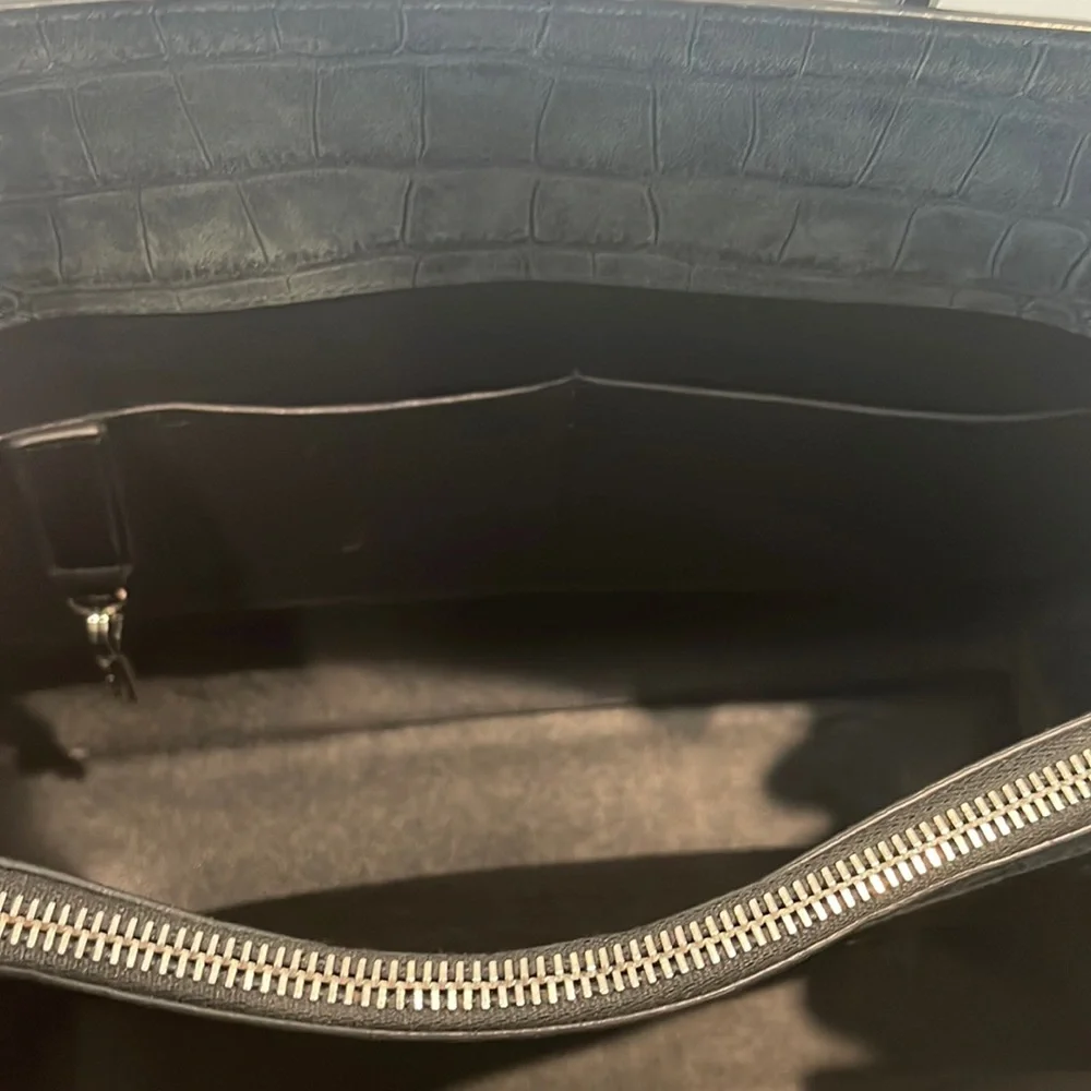 Saint Laurent Sac De Jour Tote in Matte Crocodile-Embossed Leather - Picture 15 of 17